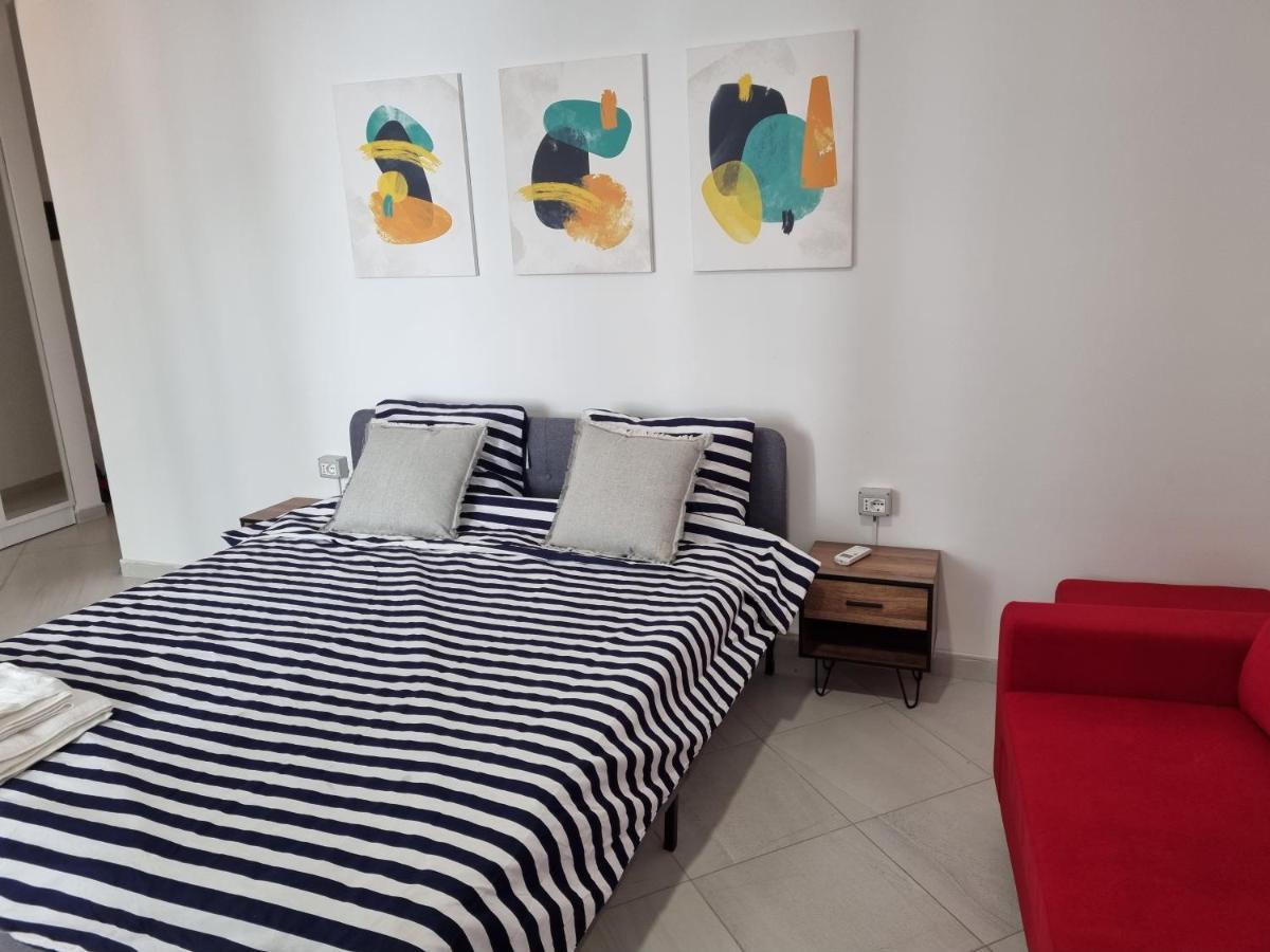 New Modern Studio In Central Tirana Apartamento Exterior foto